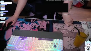 Linechu Femboy Accidental Bulge From A Handcam Stream Leaked