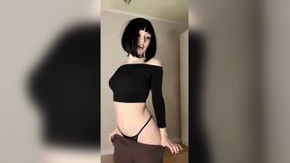 Cleopatra Babe Pleasures Herself With A Dildo And Grinds Her Wet Pussy