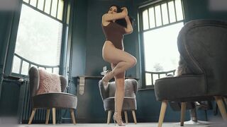 Clea Gaultier Receives A Creampie While Seated