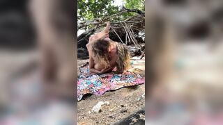 Salahbrooks Eating Pussy Under A Tree Near Beach Onlyfans Lesbian
