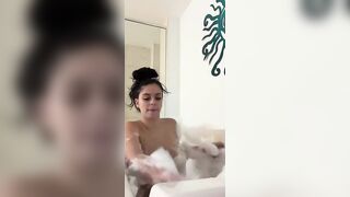 Camilla Araujo Suck A Toy In A Luxury Tub