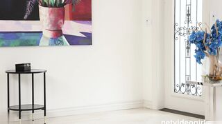 ItsJadeHoller Takes Rough Couch Sex For Her Debut Scene