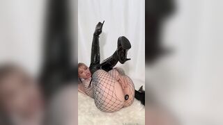 Vicky Aisha Pleasures Herself With A Plugged Ass